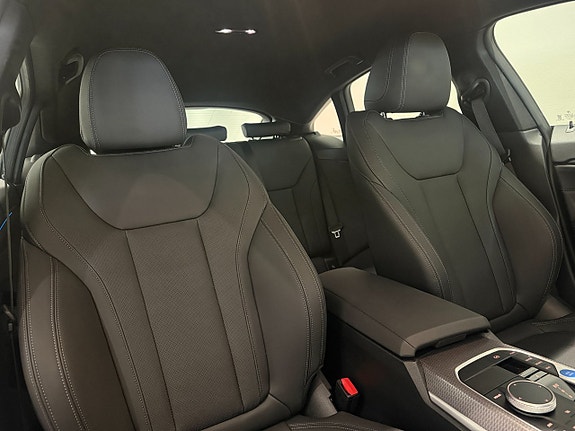 BMW i4 17 of 19