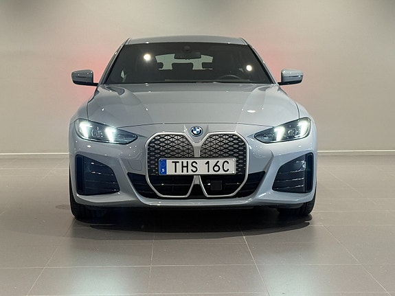 BMW i4 2 of 19