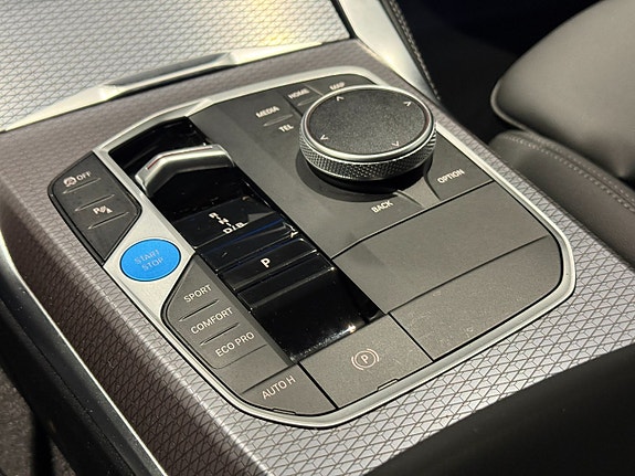 BMW i4 16 of 19