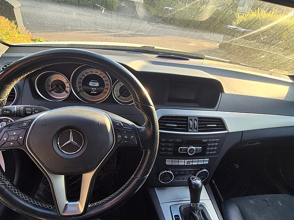 Mercedes-Benz C220 d 4 of 9