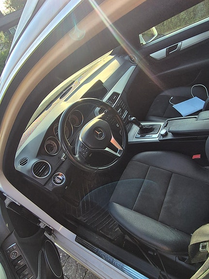 Mercedes-Benz C220 d 6 of 9