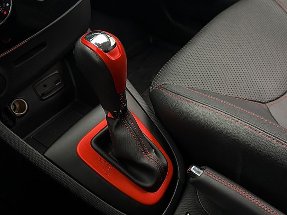 Renault Clio 23 of 30
