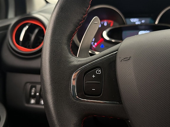 Renault Clio 16 of 30