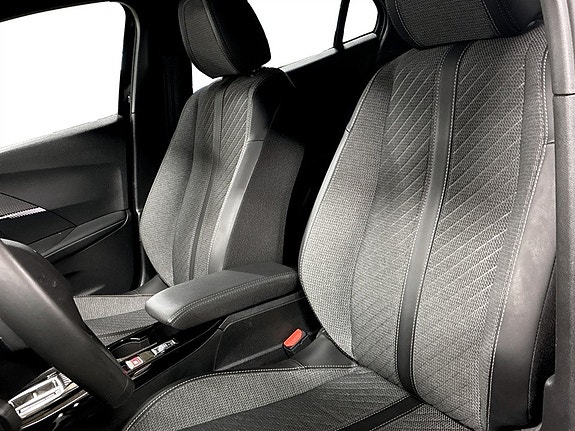 Peugeot 2008 5 of 19