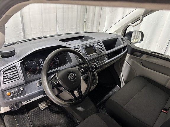 Volkswagen Transporter 14 of 27