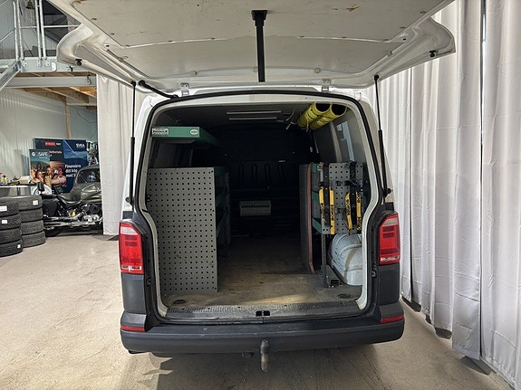 Volkswagen Transporter 10 of 27