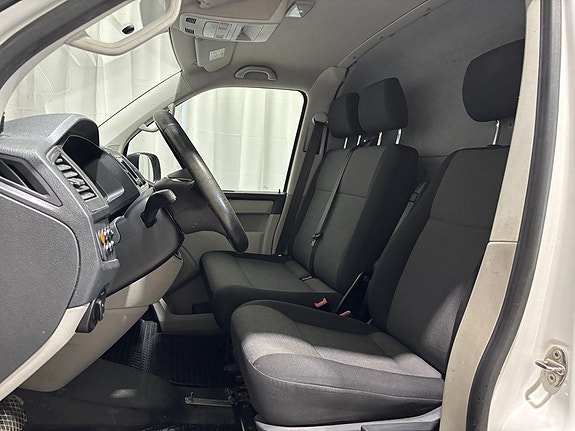 Volkswagen Transporter 12 of 27