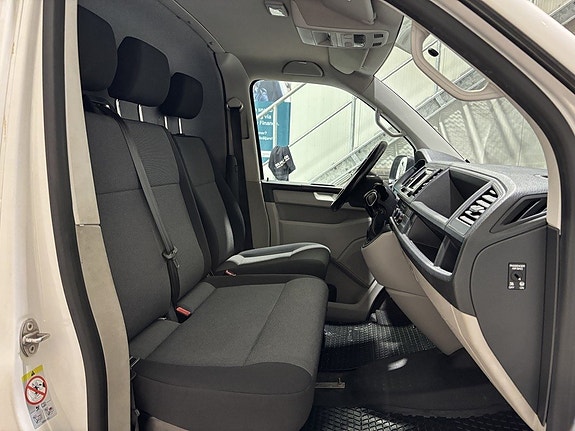 Volkswagen Transporter 13 of 27