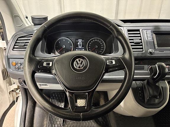 Volkswagen Transporter 15 of 27