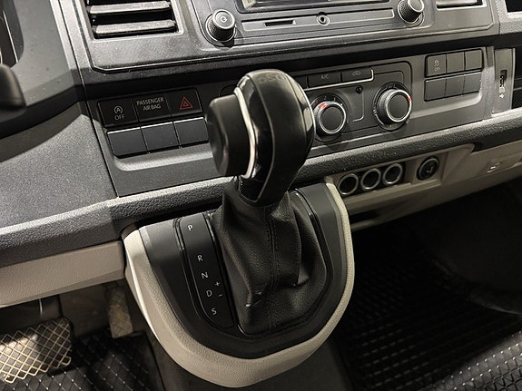 Volkswagen Transporter 16 of 27