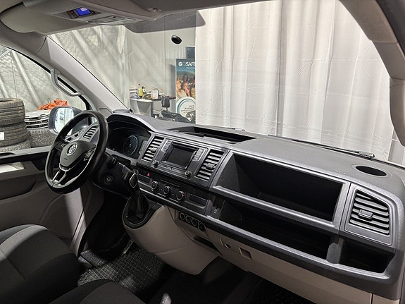 Volkswagen Transporter 21 of 27