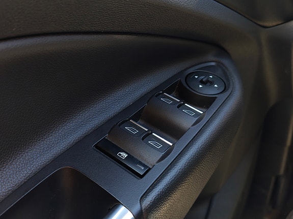 Ford Kuga 10 of 25