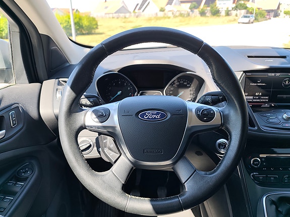 Ford Kuga 8 of 25