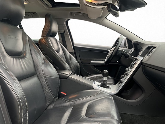 Volvo V60 26 of 30