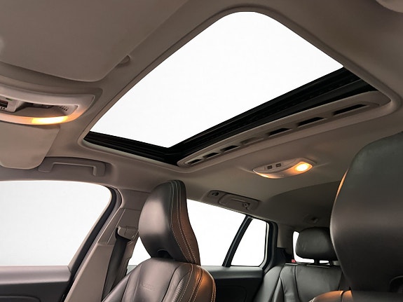 Volvo V60 13 of 30
