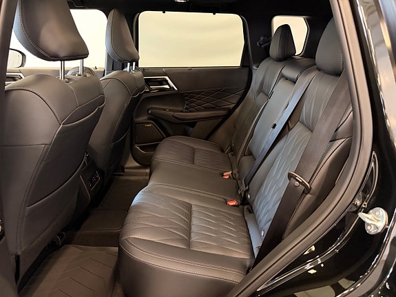 Mitsubishi Outlander 8 of 22