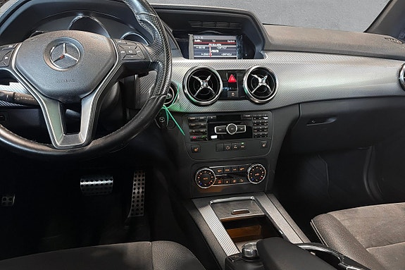 Mercedes-Benz GLK220 12 of 16