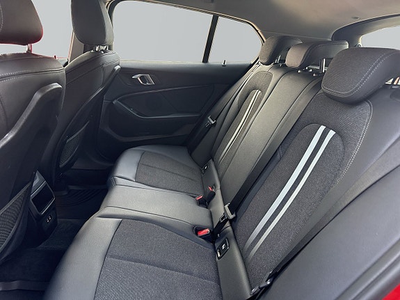 BMW 118i 10 of 15