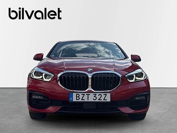 BMW 118i 2 of 15