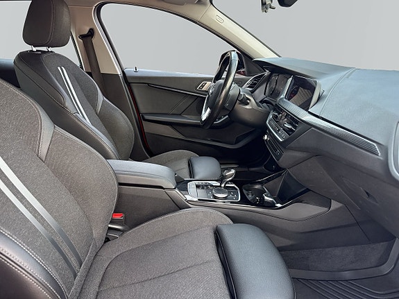 BMW 118i 9 of 15