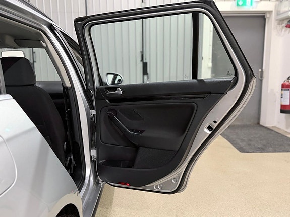 Volkswagen Golf I 19 of 23