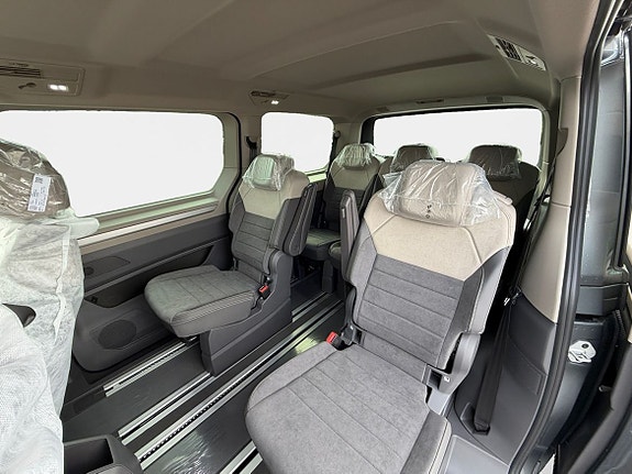 Volkswagen Multivan 10 of 25