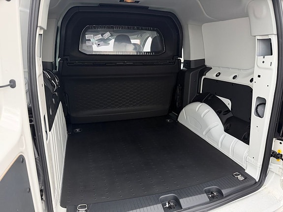 Volkswagen Caddy 21 of 24
