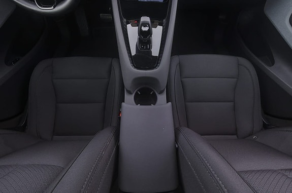 Polestar 2 9 of 16