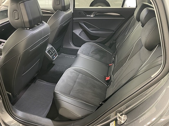 Volkswagen Passat 9 of 20