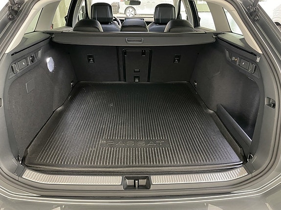 Volkswagen Passat 10 of 20