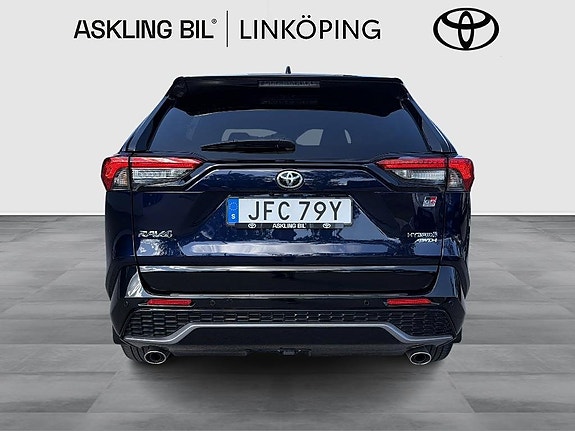 Toyota RAV4 5 of 16