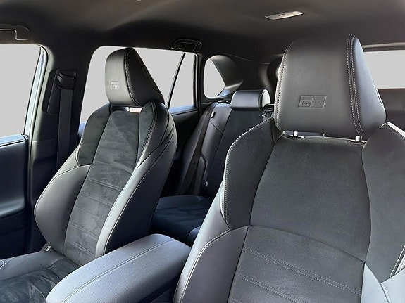 Toyota RAV4 13 of 16