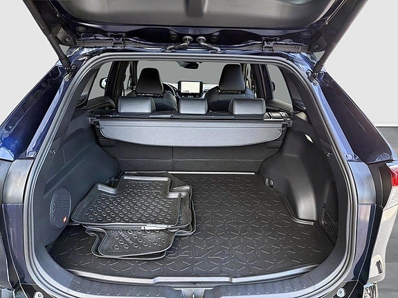 Toyota RAV4 11 of 16