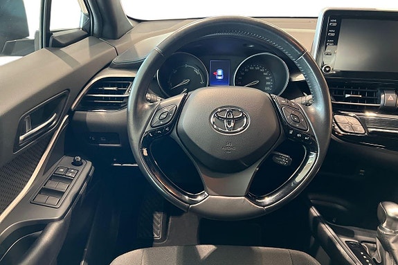 Toyota C-HR 22 of 30