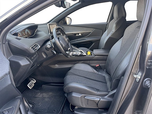 Peugeot 3008 4 of 18
