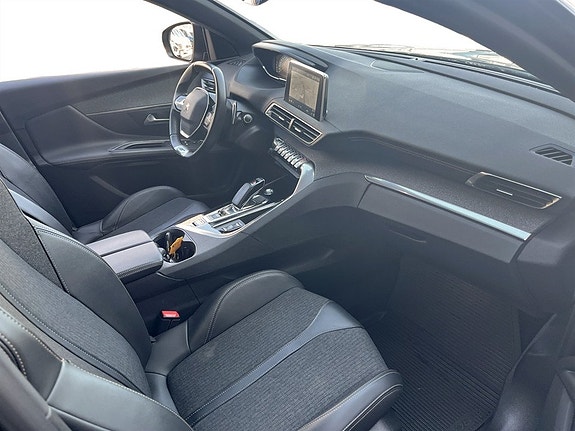 Peugeot 3008 12 of 18