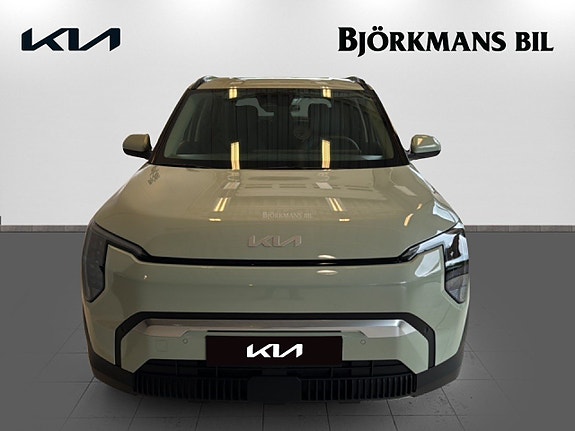 Kia EV3 2 of 17
