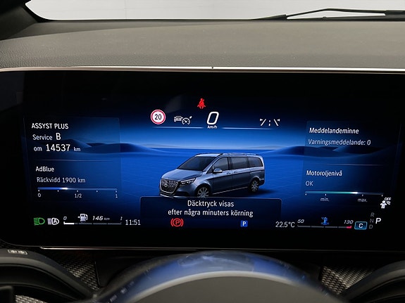 Mercedes-Benz V300 19 of 30