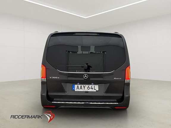 Mercedes-Benz V300 8 of 30