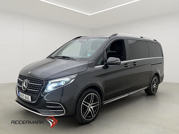 Mercedes-Benz V300 3 of 30