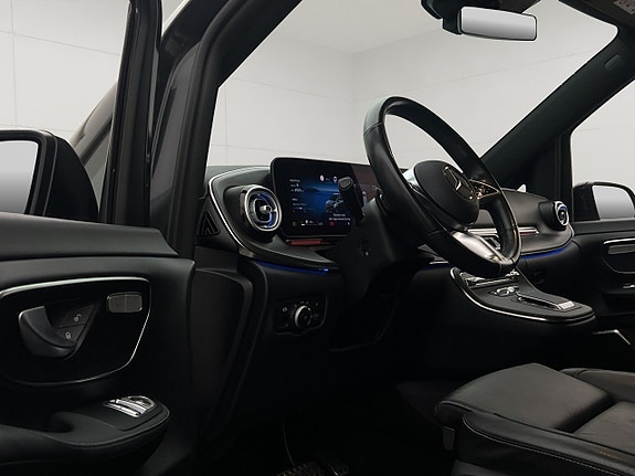 Mercedes-Benz V300 16 of 30