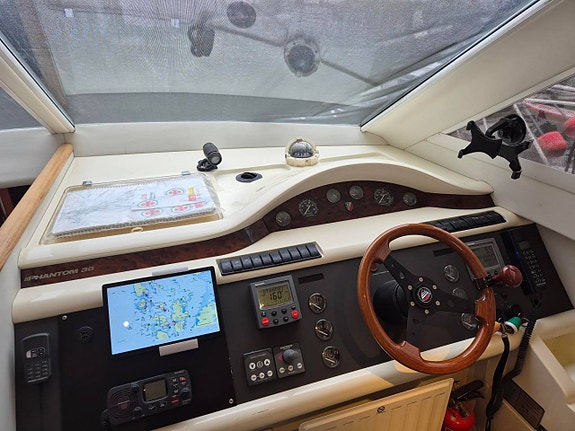 Fairline 38 2002 få gångtimmar 2 of 12