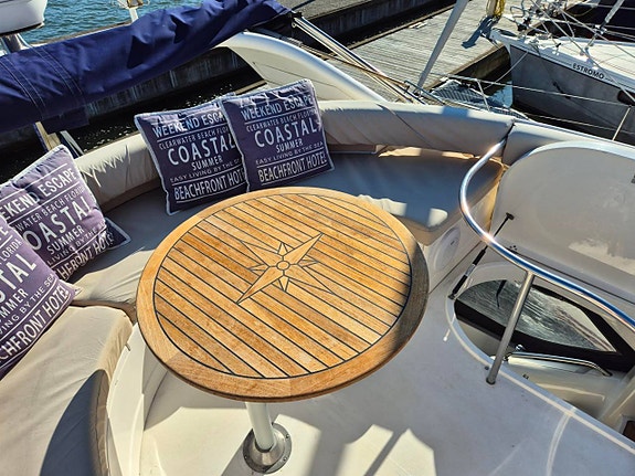 Fairline 38 2002 få gångtimmar 8 of 12