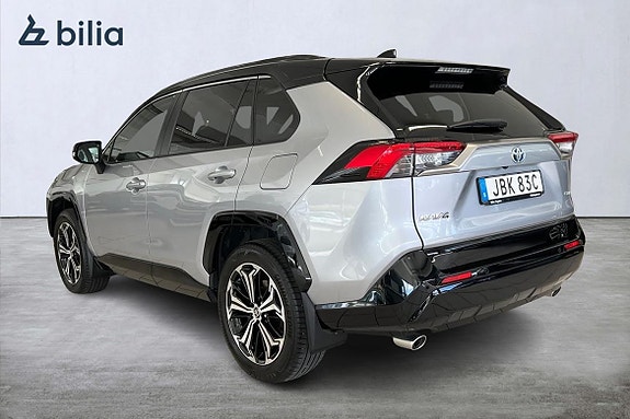 Toyota RAV4 2 of 26