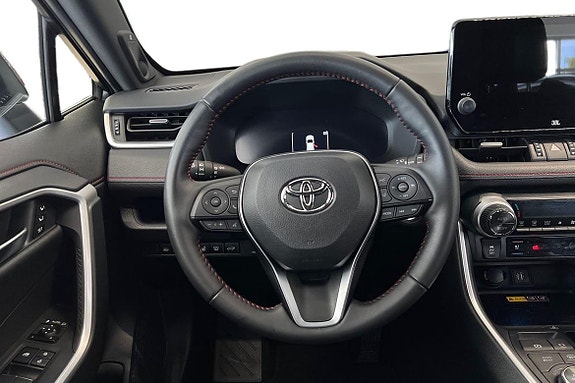 Toyota RAV4 11 of 26