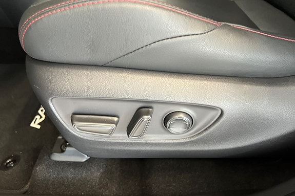 Toyota RAV4 23 of 26