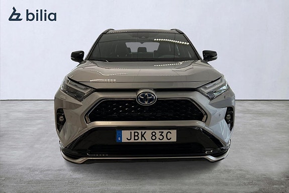 Toyota RAV4 6 of 26