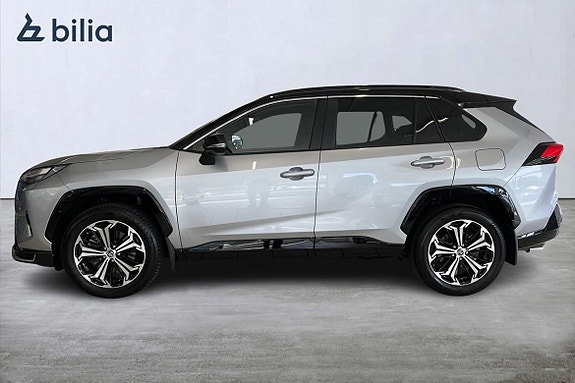 Toyota RAV4 3 of 26