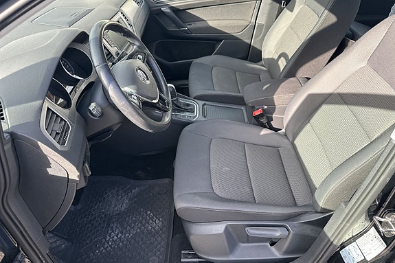 Volkswagen Golf Sportsvan 13 of 17