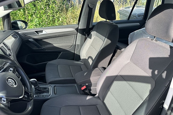 Volkswagen Golf Sportsvan 14 of 17